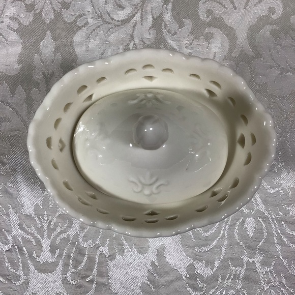 Skye McGhie Cream Lace Fine Porcelain Covered Sugar and Creamer Set - Picture 6 of 10